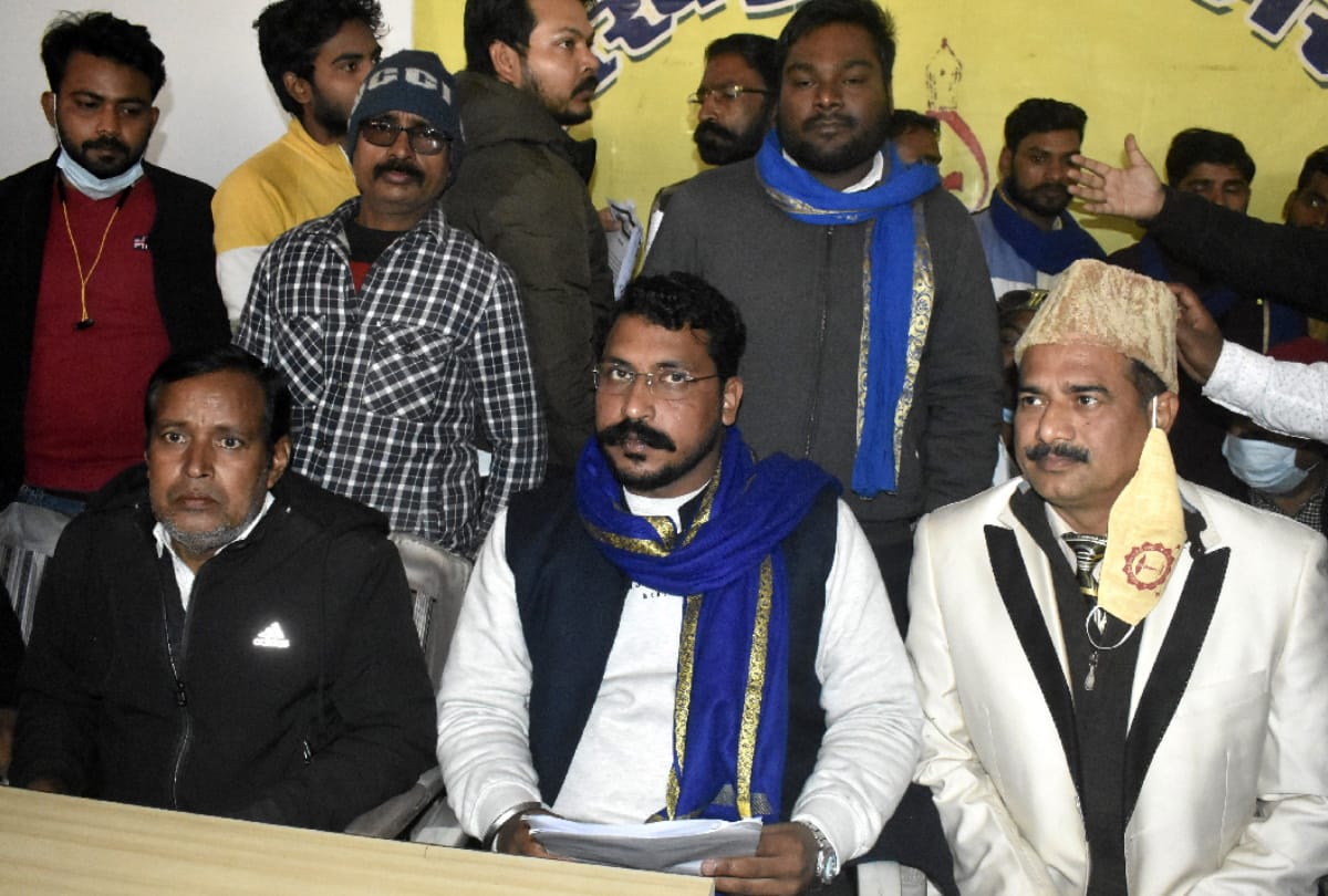 Chandrashekhar targeted Akhilesh Yadav along with Chief Minister yogi