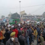 जम्मू के बिक्रम चौक पर प्रदर्शन करते अभ्यर्थी
