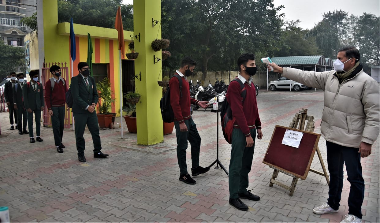 Schools open: 35 percent attendance in the district on the first day, permission was given to the students who got the first dose