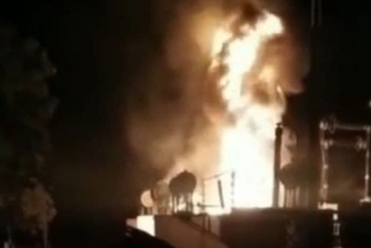 Indore: Fire broke out in electricity grid, workers panicked seeing the flames, it took five hours to extinguish .. loss of four crores