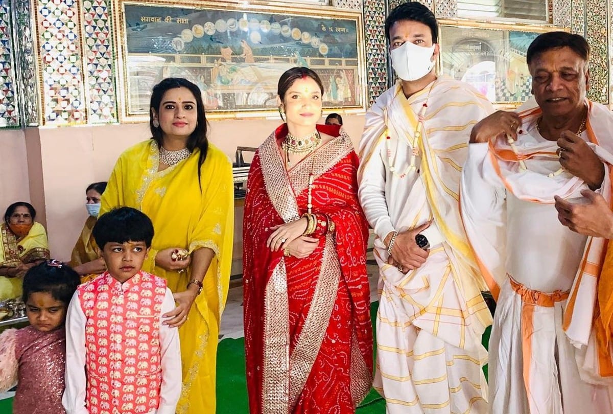 Ankita Lokhande looks gorgeous with husband Vicky Jain in the post wedding rituals