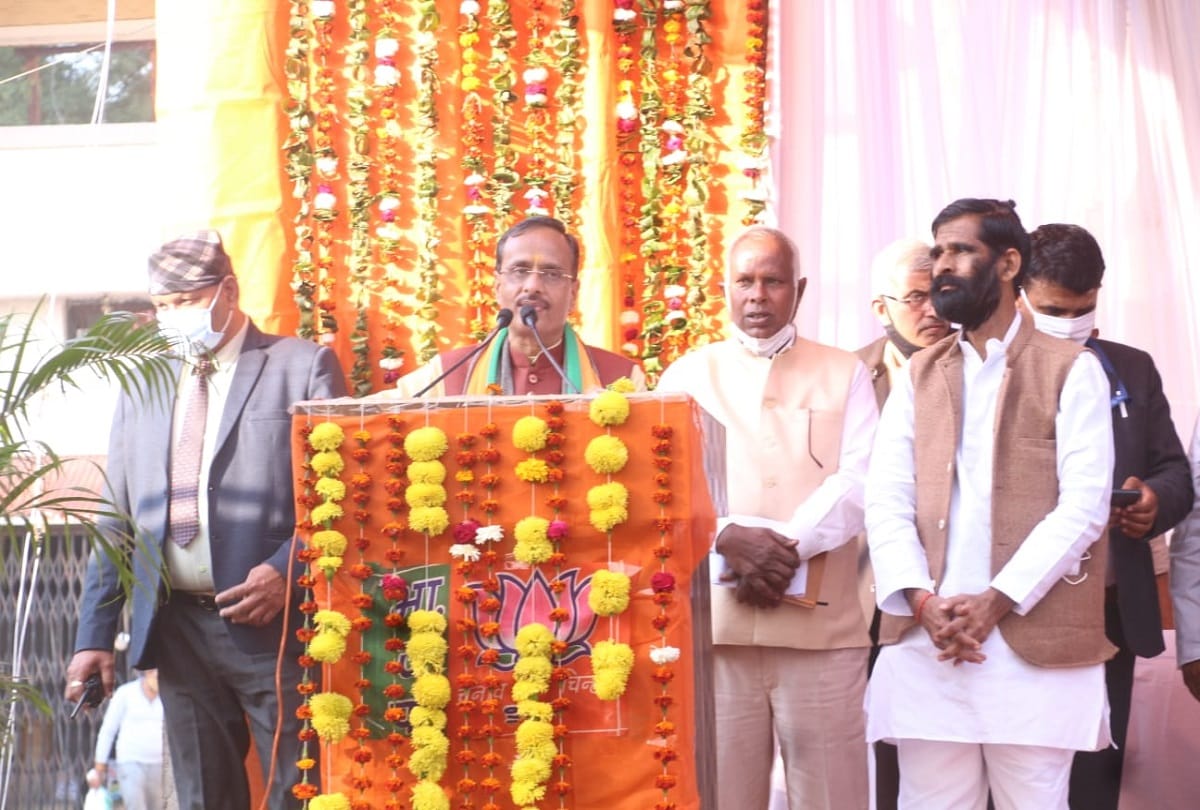 deputy cm dinesh sharma attacked on samajwadi party in jhansi said earlier there used to be bullying in bundelkhand today missiles being made
