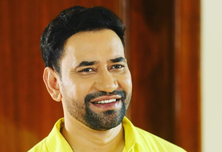 Bhojpuri stars Dinesh Lal Yadav Trupti Shakya and Manoj Tiwari will perform at Pindra Mahotsav in Varanasi