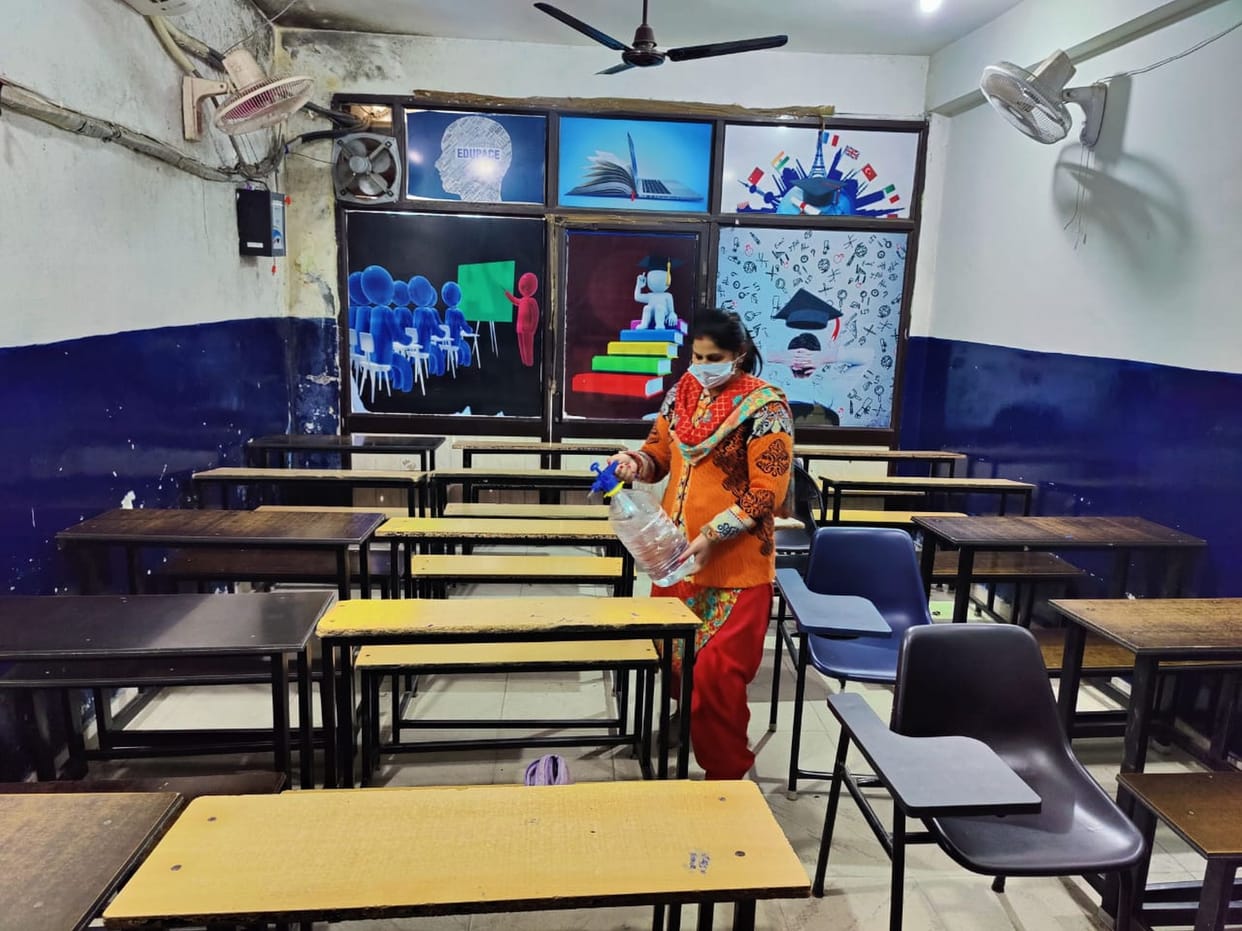 About 33 thousand students from ninth to twelfth will reach school today