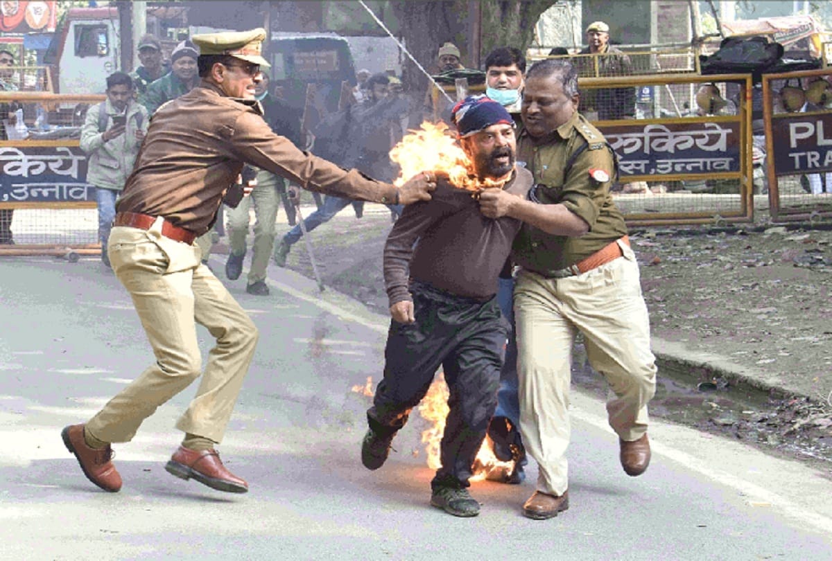Gosevak set himself on fire after negligence of cows in unnao