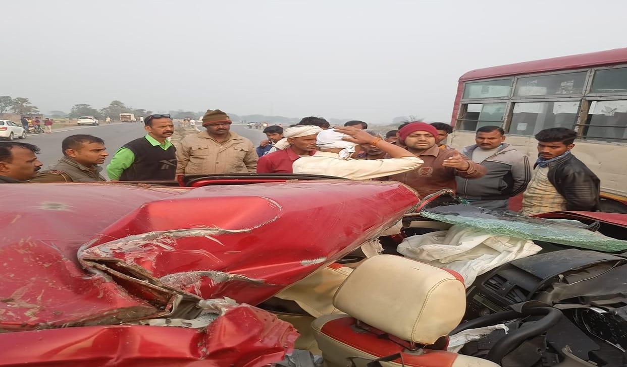 road accident in Jaunpur husband and wife killed after Car and roadways bus collided two injured including son