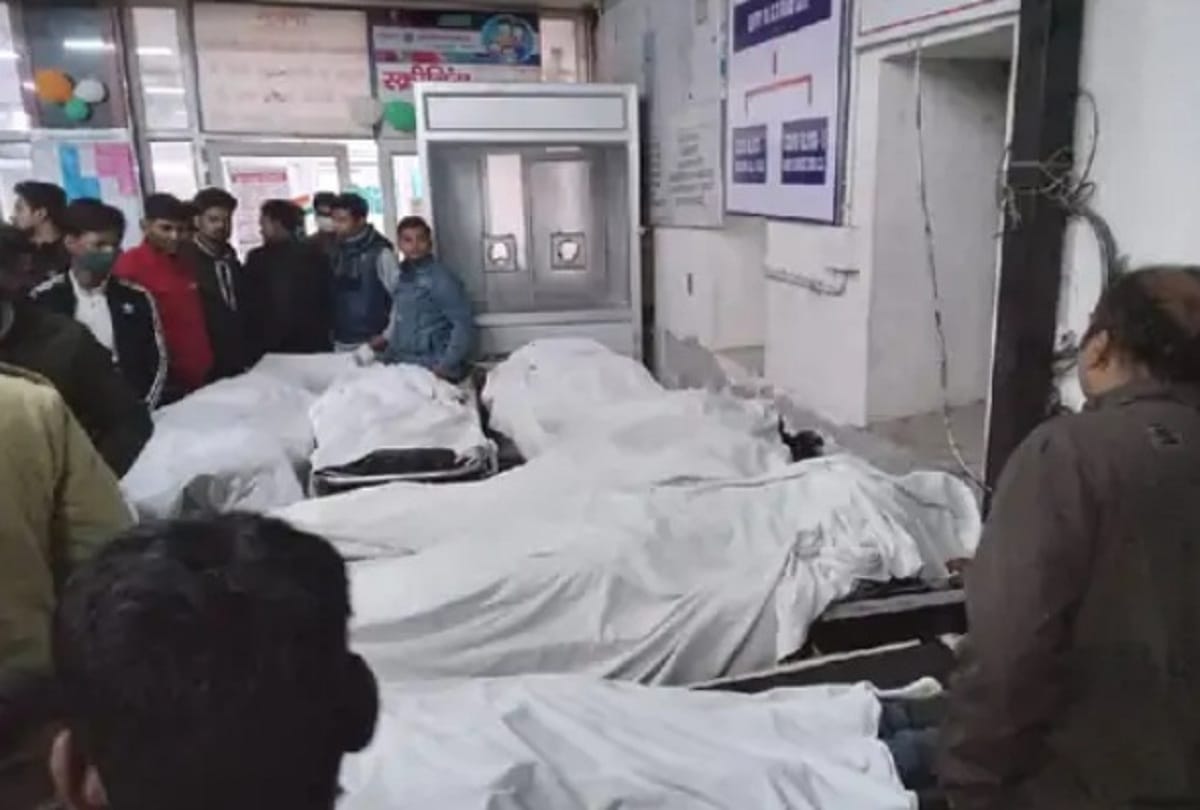 Kanpur Road Accident Live video of Kanpur bus accident: E-bus had laid six dead bodies in 30 seconds, footage from CCTV camera in bus