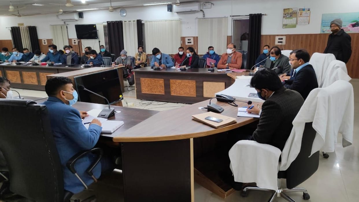 Hathras: Make every effort to increase voting percentage