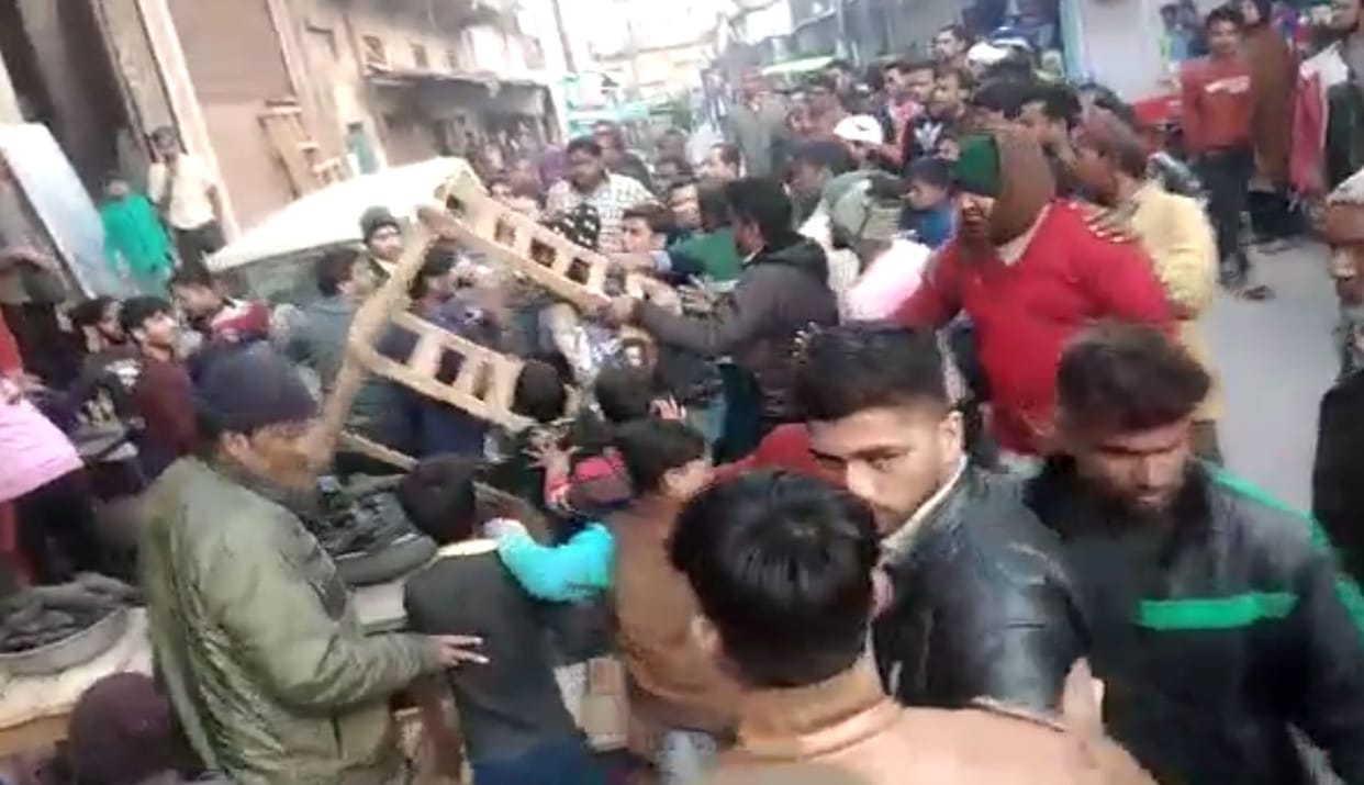 fathepur news,Chaos among shopkeepers, video viral