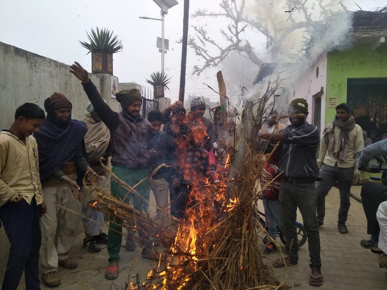 Hathras: Chhavi Varshney's protest continues, activists burn effigy
