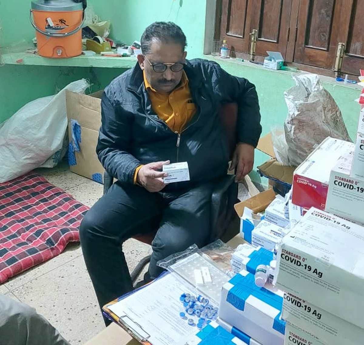Varanasi STF recovered in raid Pregnancy test kit rapid covid kit and fake corona vaccine network spread across country
