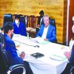 उपराज्यपाल मनोज सिन्हा बैठक के दौरान