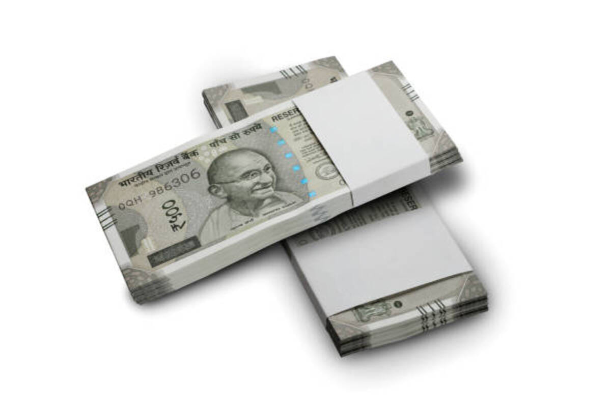 Police arrested the accused who cheated mobile by giving a bundle of fake notes of Manoranjan Bank