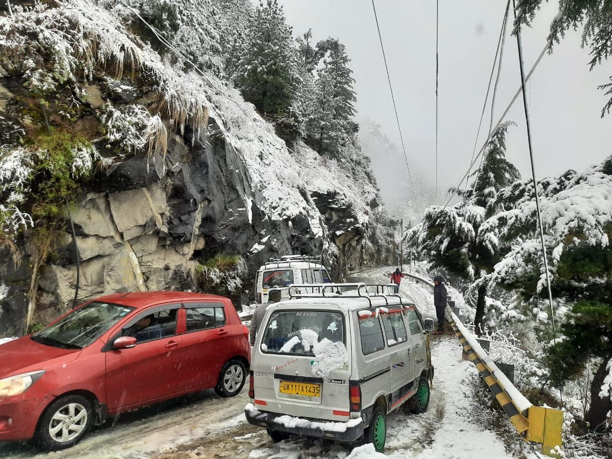 More than 150 villages covered with snow in Chamoli district