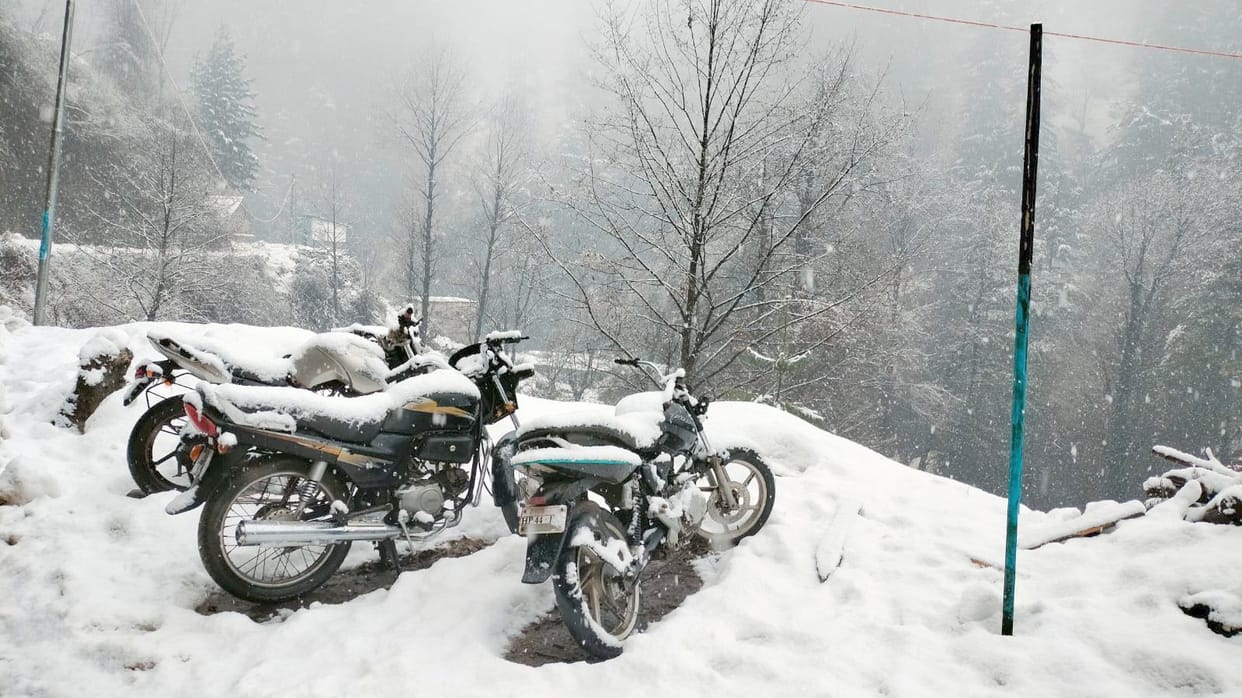 Snowfall again in higher areas, troubles increased