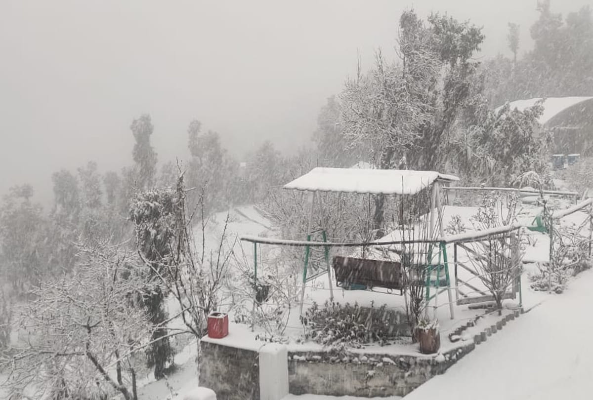 Many roads including highway closed first snowfall of year in Joshimath and Ghingharan problems increased due to rain