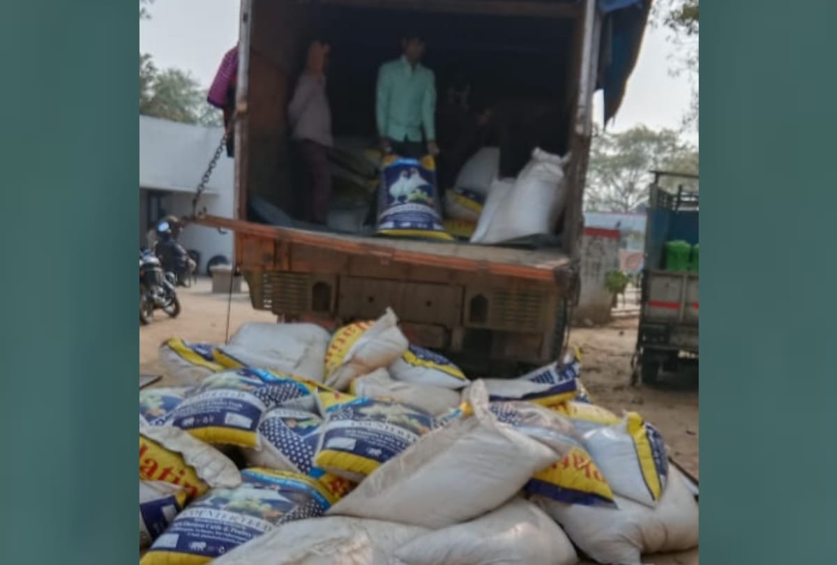 Police recovered 14 quintal Ganja in Bhadokhar Raebareli.