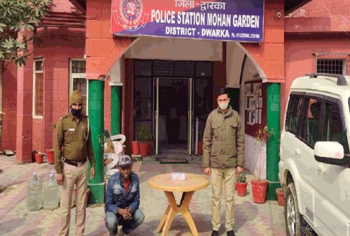 three girls and a nigerian man arrested with heroin worth rupees 14.70 crores in delhi