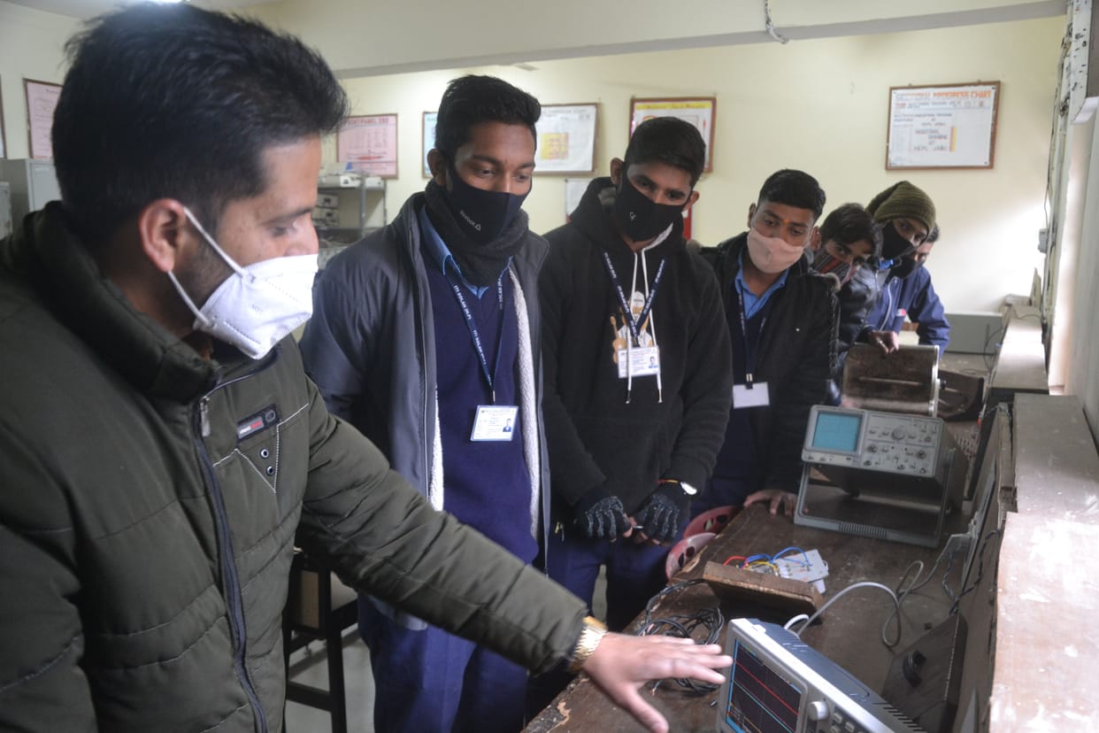 ITIs and schools open amid covid in Solan