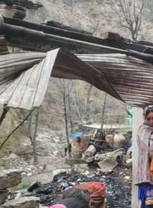 three shop brun in fire inccident tissa