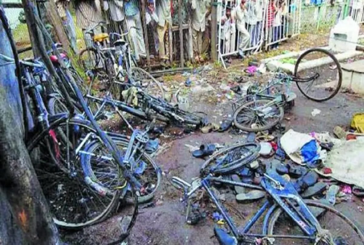 Malegaon bomb blast bike and five cycles used in the blast were brought to court
