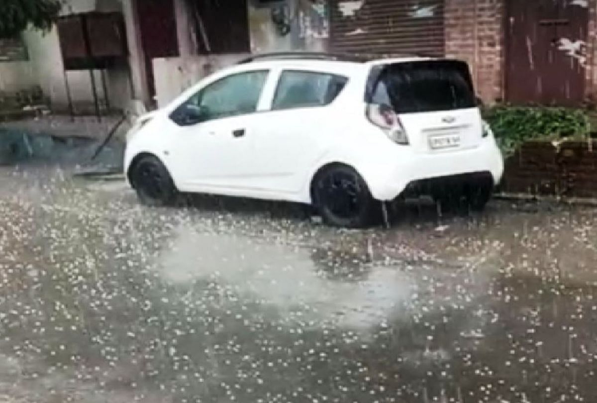 कासगंज में हुई बारिश और ओलावृष्टि