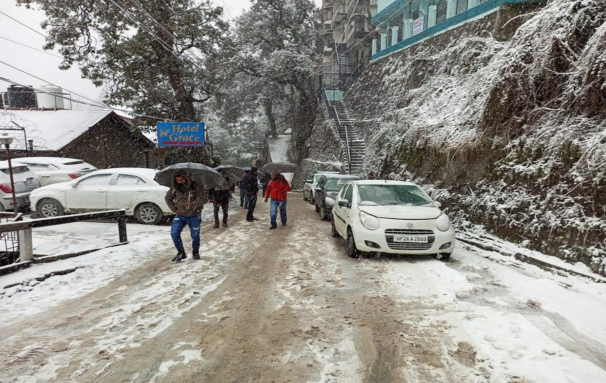 delhi ncr rain today weather forecast update: Rain likely in North India today Yellow alert issued
