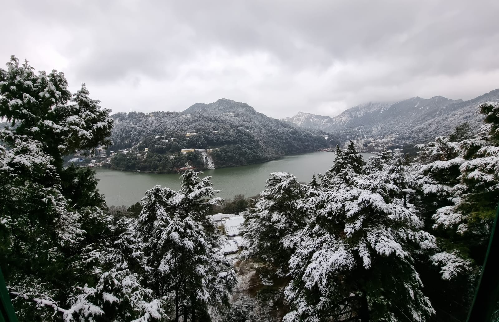 Uttarakhand Weather: Snowfall in Mussoorie and Nainital, Garhwal Kumaon Snowfall Pics