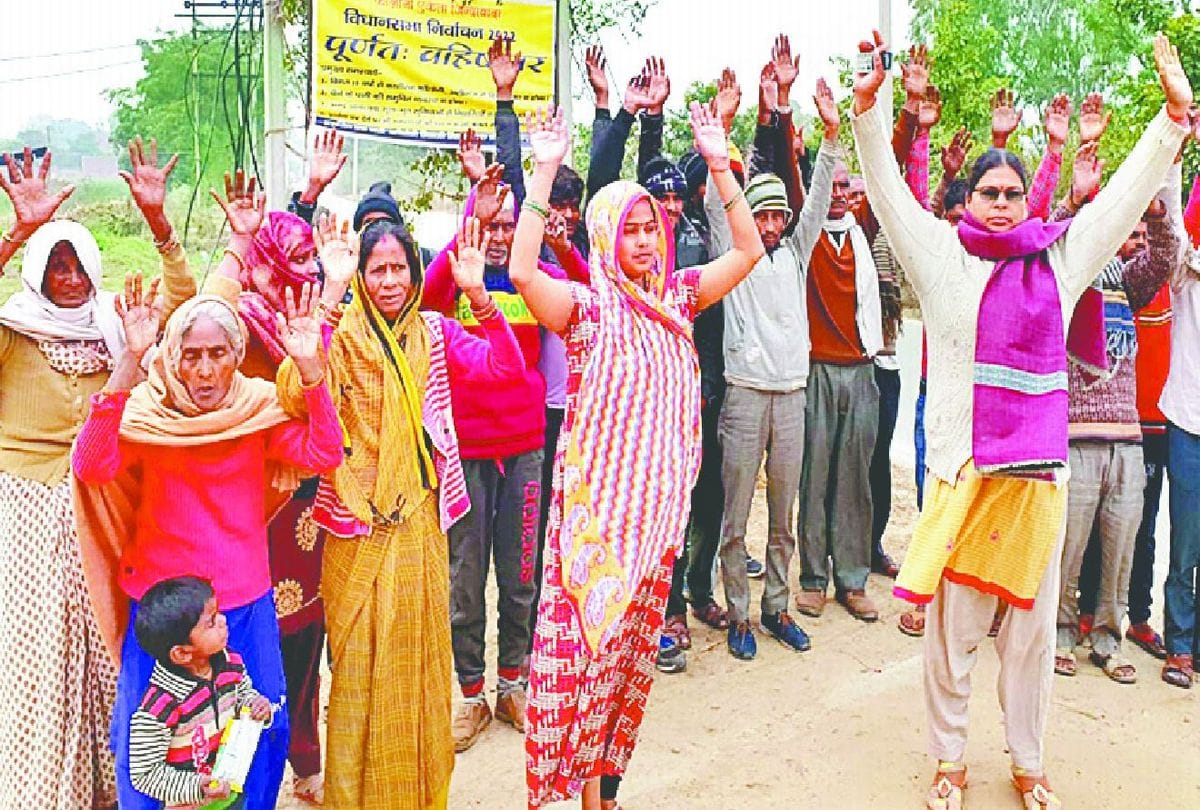 Voters announced boycott of voting for road water and electricity in etah