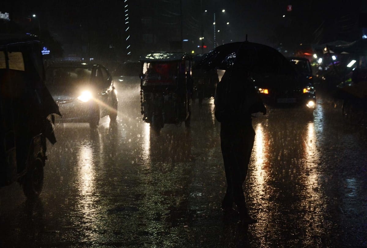Weather changes in Uttar Pradesh: rains in many districts.