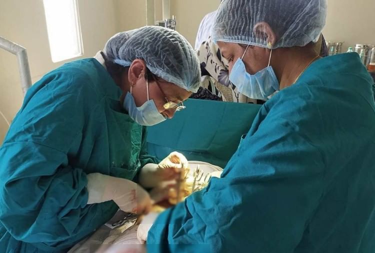 Hathras News: दुग्ध विकास विभाग ने नहीं दी एनओसी, अटकी मेडिकल कॉलेज निर्माण की प्रक्रिया मेडिकल प्रतीकात्मक