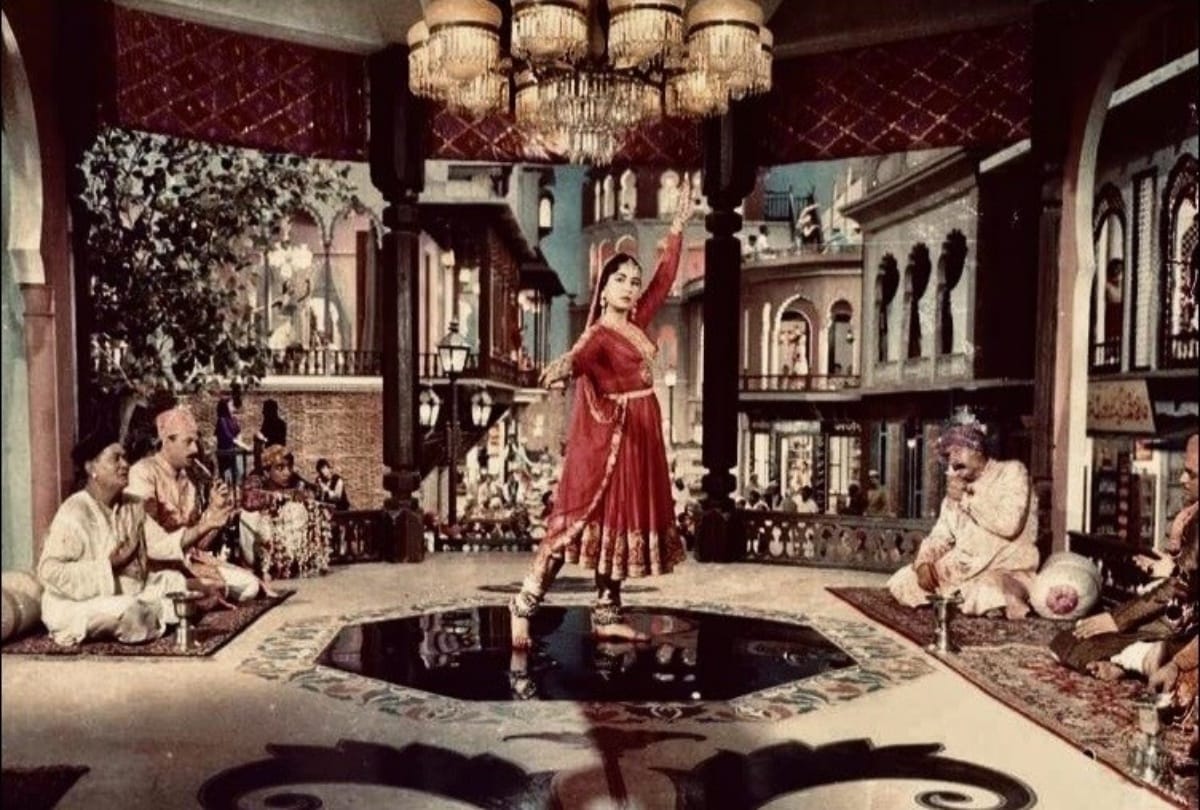 bioscope with Pankaj Shukla pakeezah kamal amrohi meena kumari raaj kumar ashok kumar Ghulam mohammad