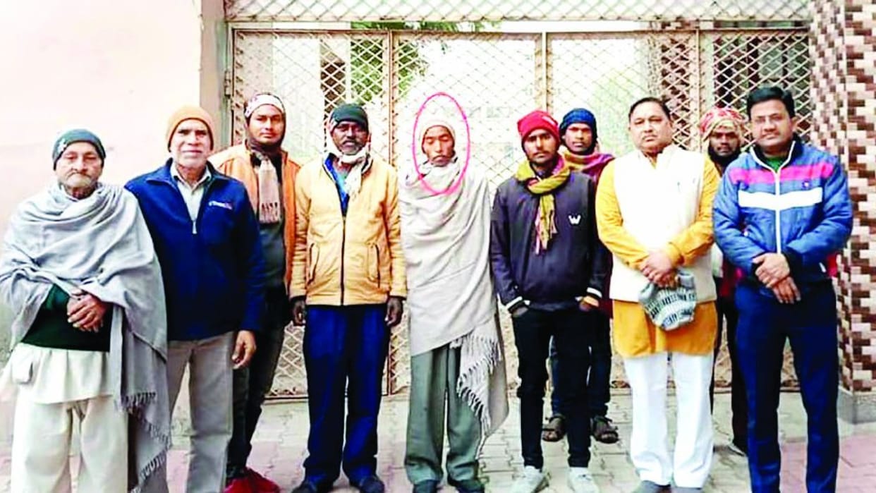 A person separated for 12 years was introduced to the family by the people of the ashram In Bhiwani