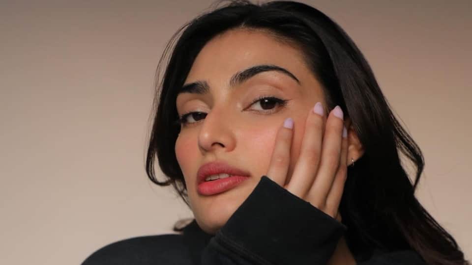 Kl Rahul wife Athiya Shetty trolled for her look in First Public appearance after marriage see video
