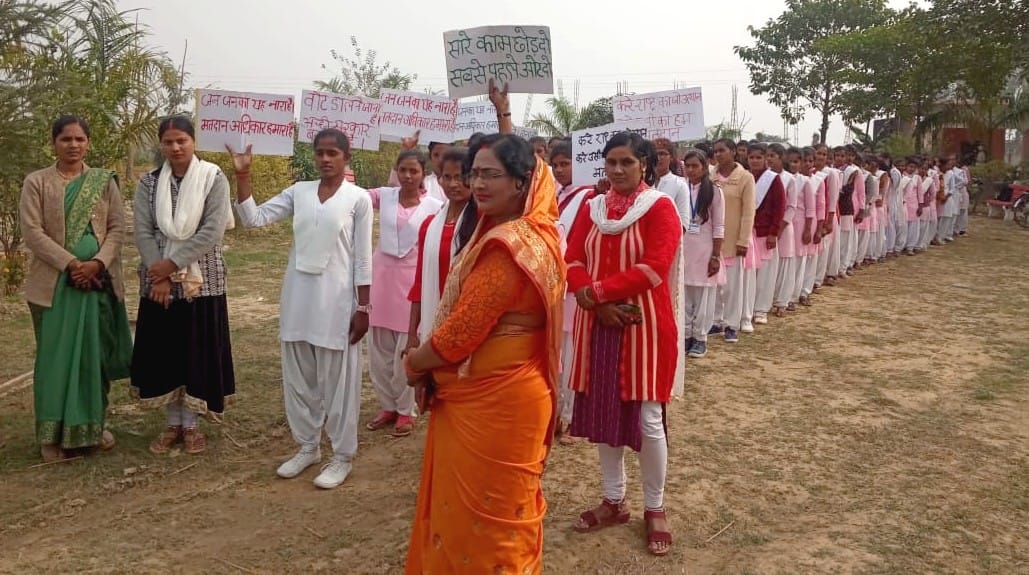 Girls took out rally, made voters aware