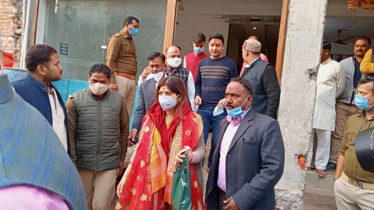 Dimple Yadav worship in Vindhyadham vindhyachal said SP rld alliance will win 50 seats in western Uttar Pradesh