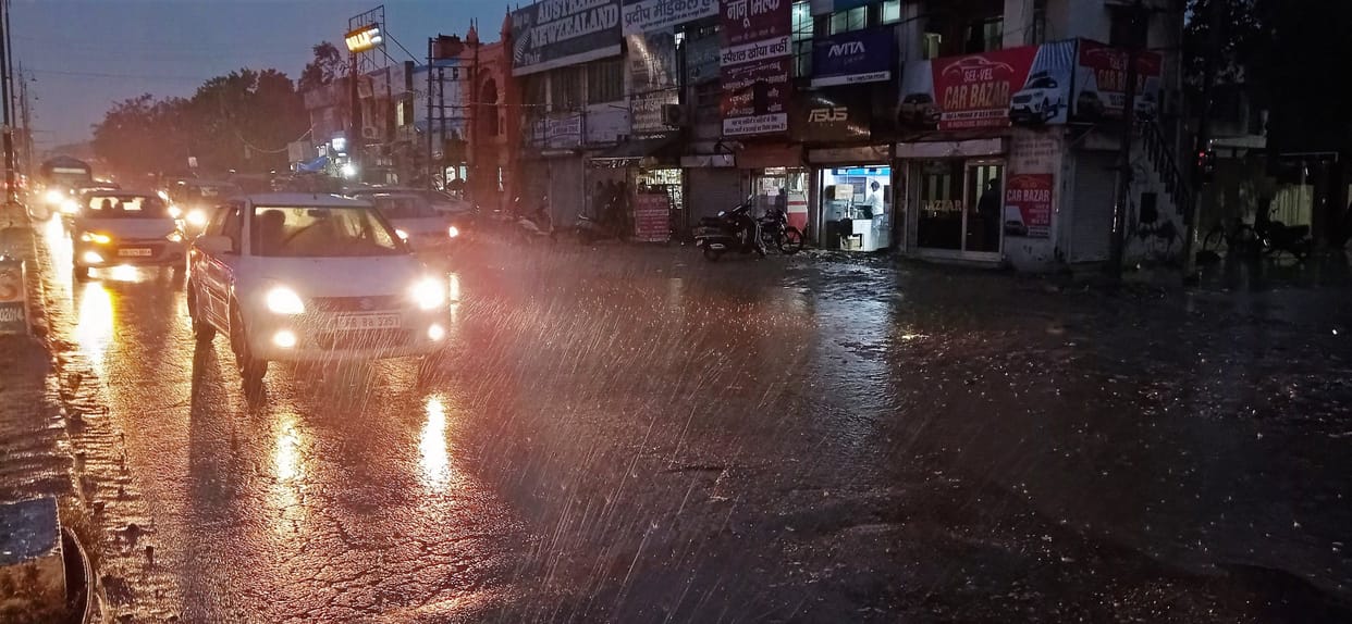 It rained heavily, wind blowing at a speed of 29 km per hour