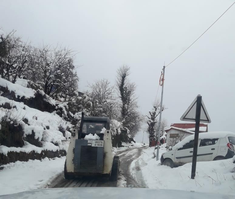 Snow will be removed from Auli route by snow blower