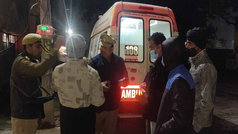 maruti suzuki eeco overturns uncontrollably on speed breaker in rampur up five killed