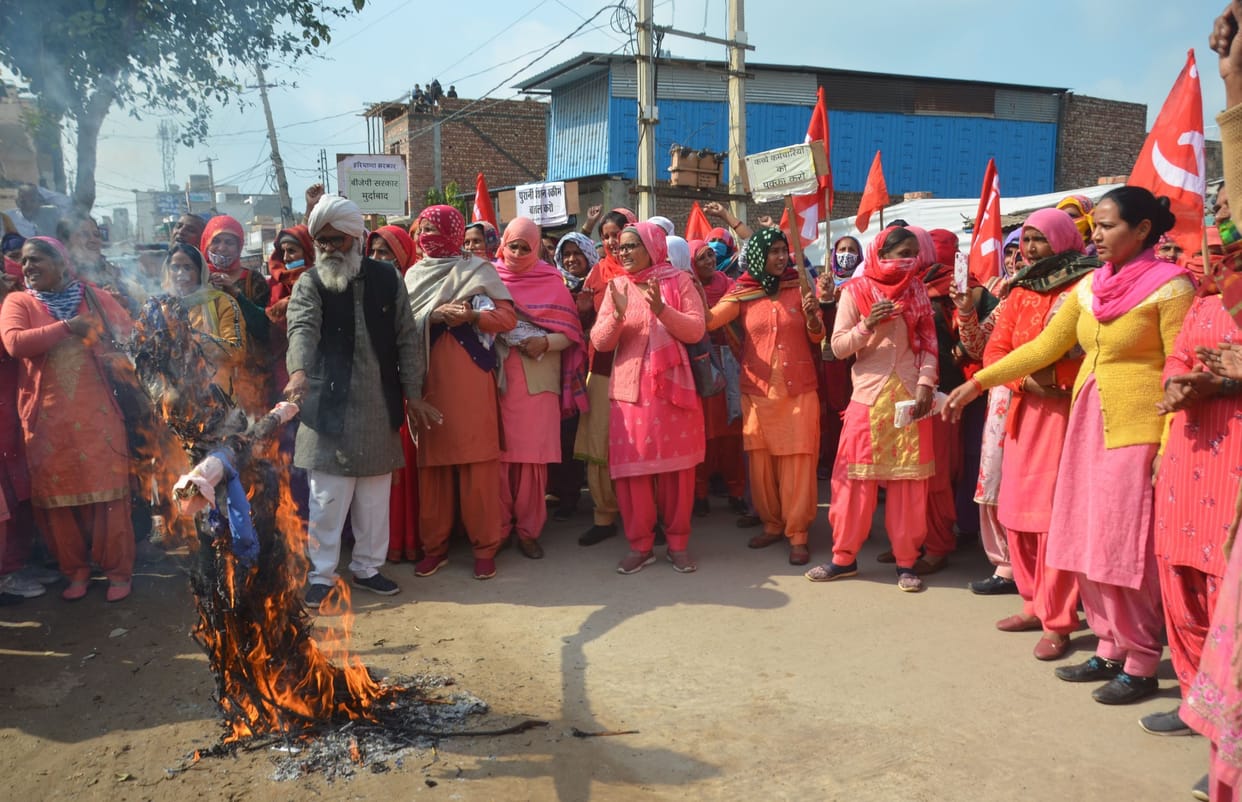 Anganwadi workers surrounded CDPO office