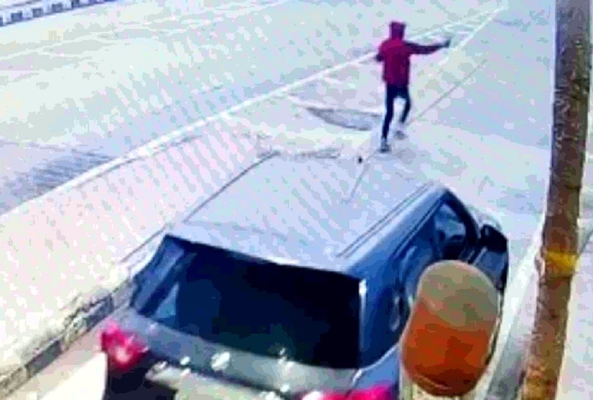 Attack on Asaduddin Owaisi accused had already bought weapons four years ago.