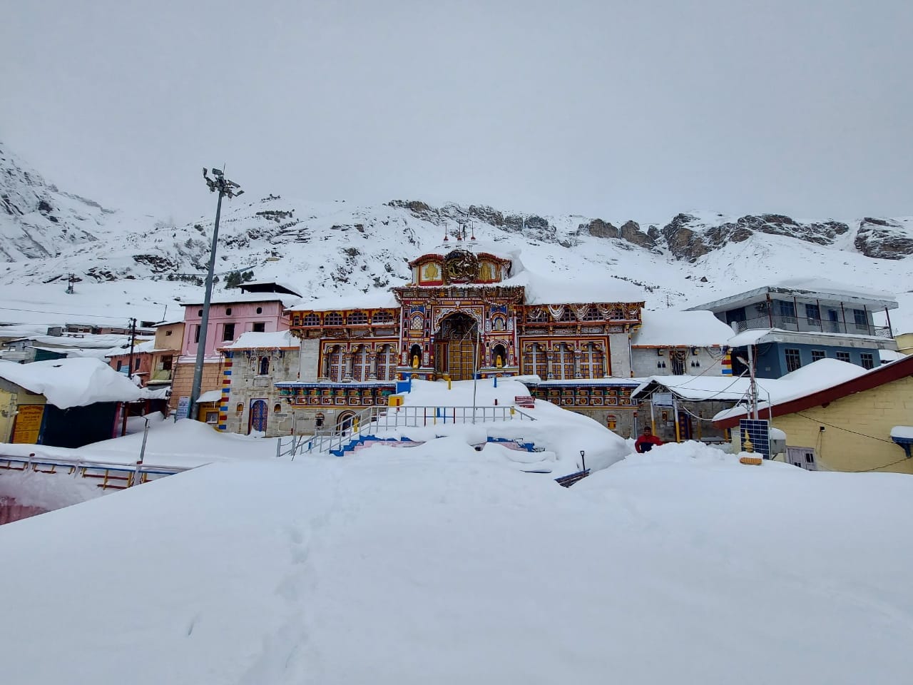 snowfall in Uttarakhand: snowfall and rain continue in friday, see photos