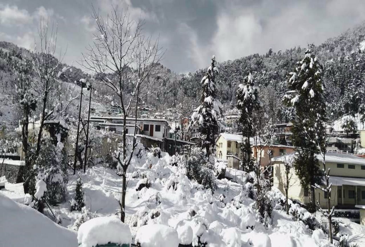 snowfall in Uttarakhand: snowfall and rain continue in friday, see photos