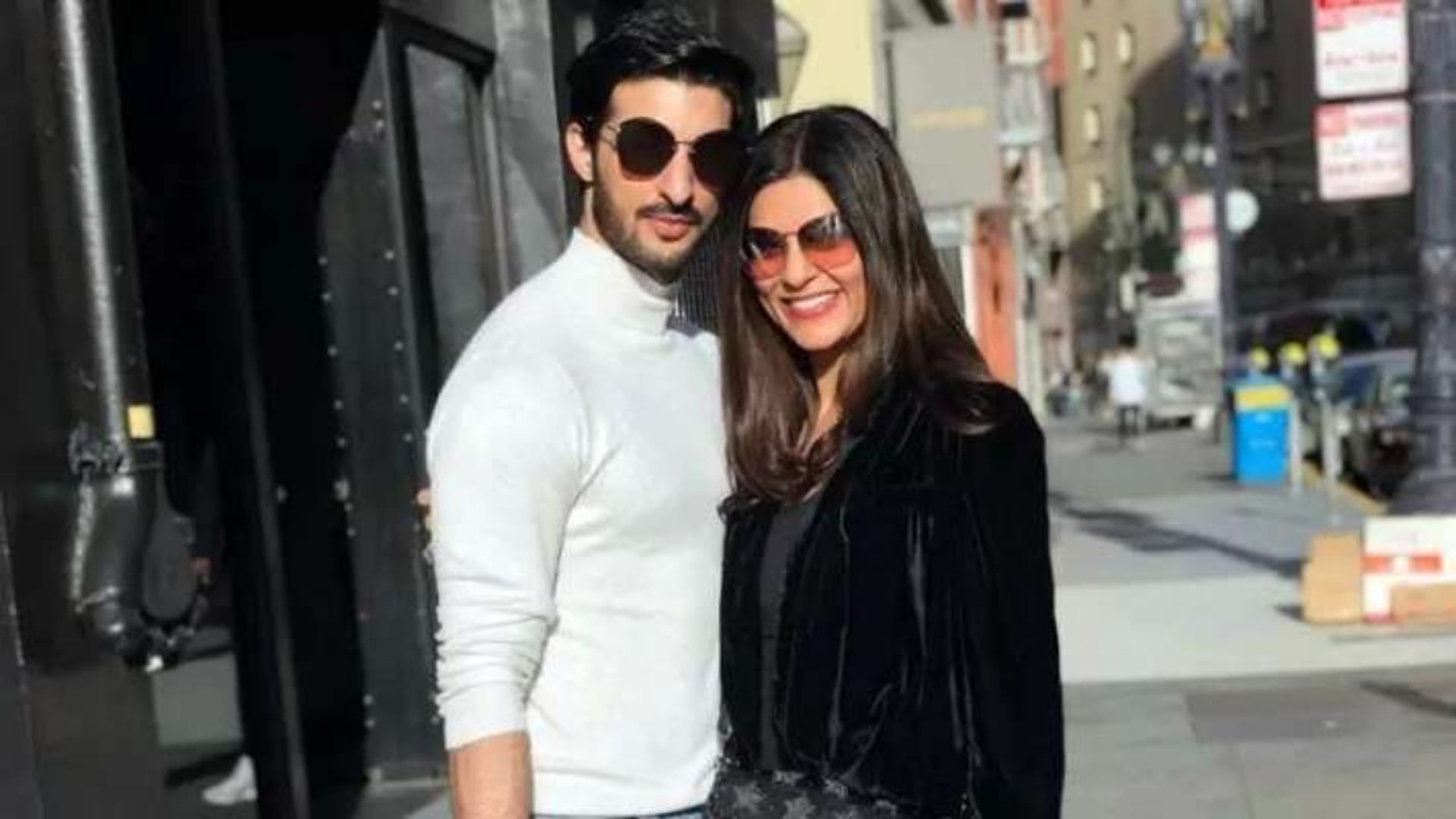 Sushmita Sen was seen with ex boyfriend Rohman Shawl hid his face after seeing the camera