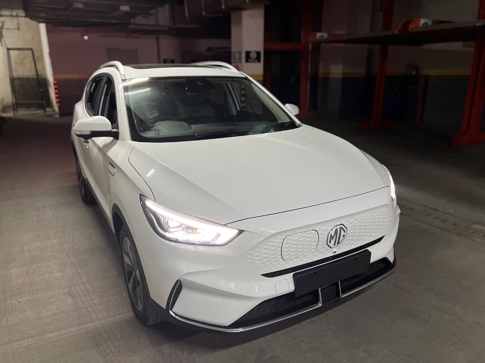 MG Motor India launches MG ZS EV Excite Base Variant Know Price Features Range News in Hindi