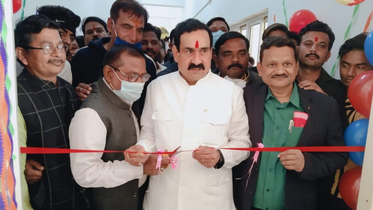 Expansion of health facilities in Datia: Home Minister inaugurated the district's first EEG machine along with Kovid Skill Lab and Oxygen Ward