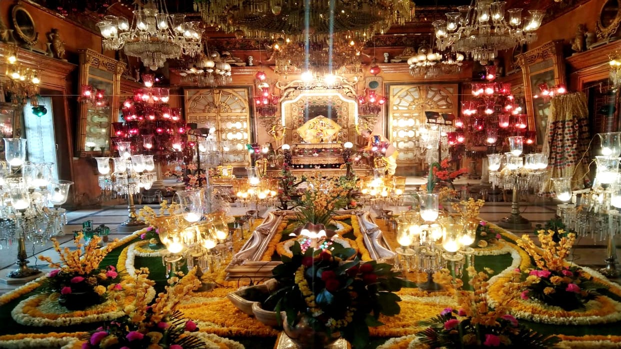 Shahaji temple Vasanti Kamra open for devotees on Vasant Panchami in Vrindavan