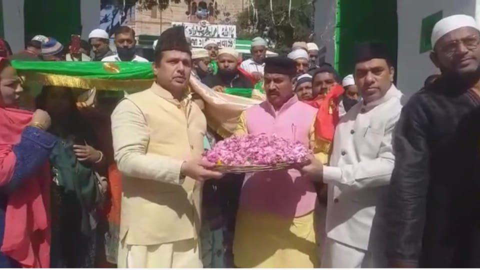 RSS leader Indresh Kumar presented Chadar at Ajmer Dargah in Rajasthan