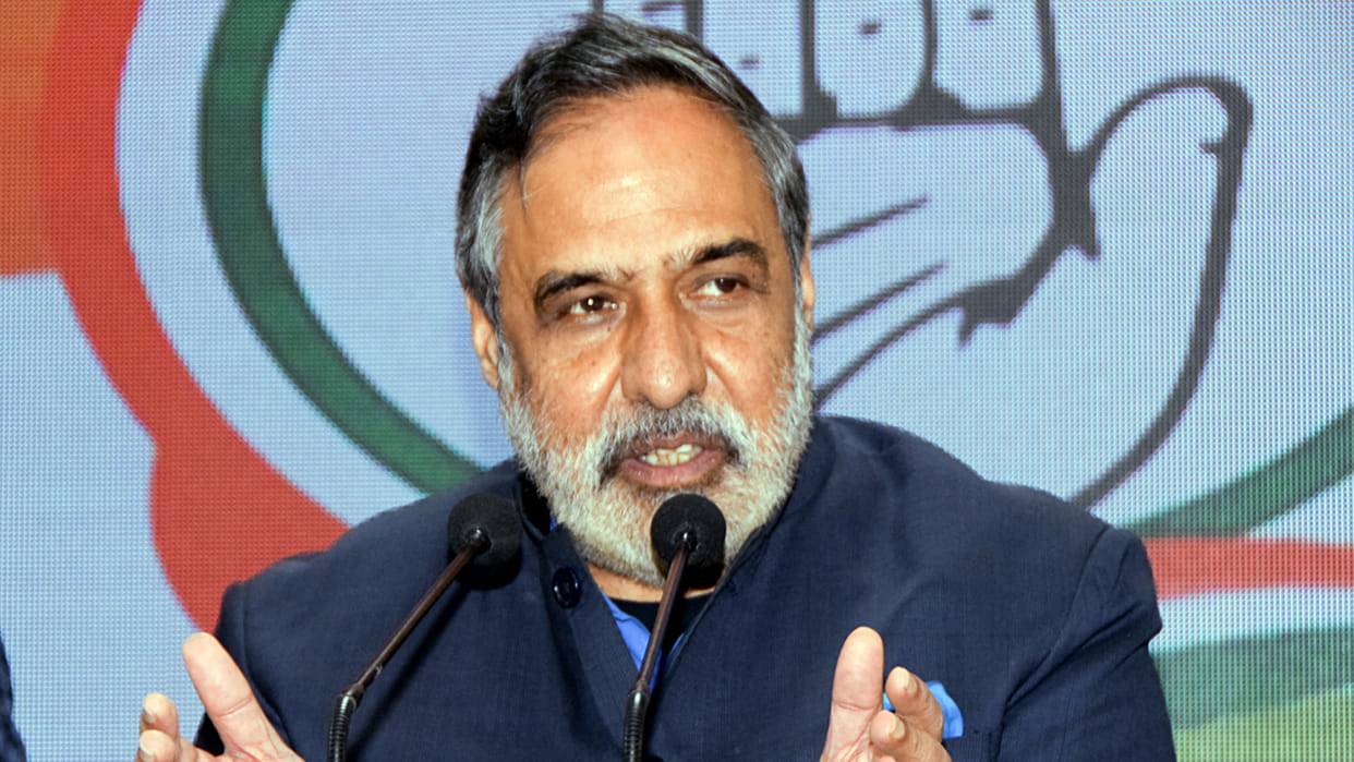 Congress leader Anand Sharma slammed Telangana CM KCR over his call for rewriting of constitution news in Hindi