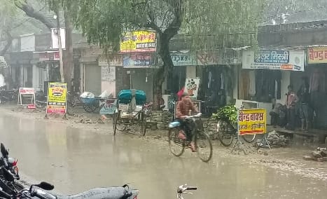 Bad weather wreaked havoc throughout the day, raining between dense clouds